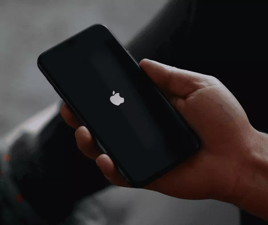 Apple Warns of Active iPhone Attacks as Millions Remain Unpatched